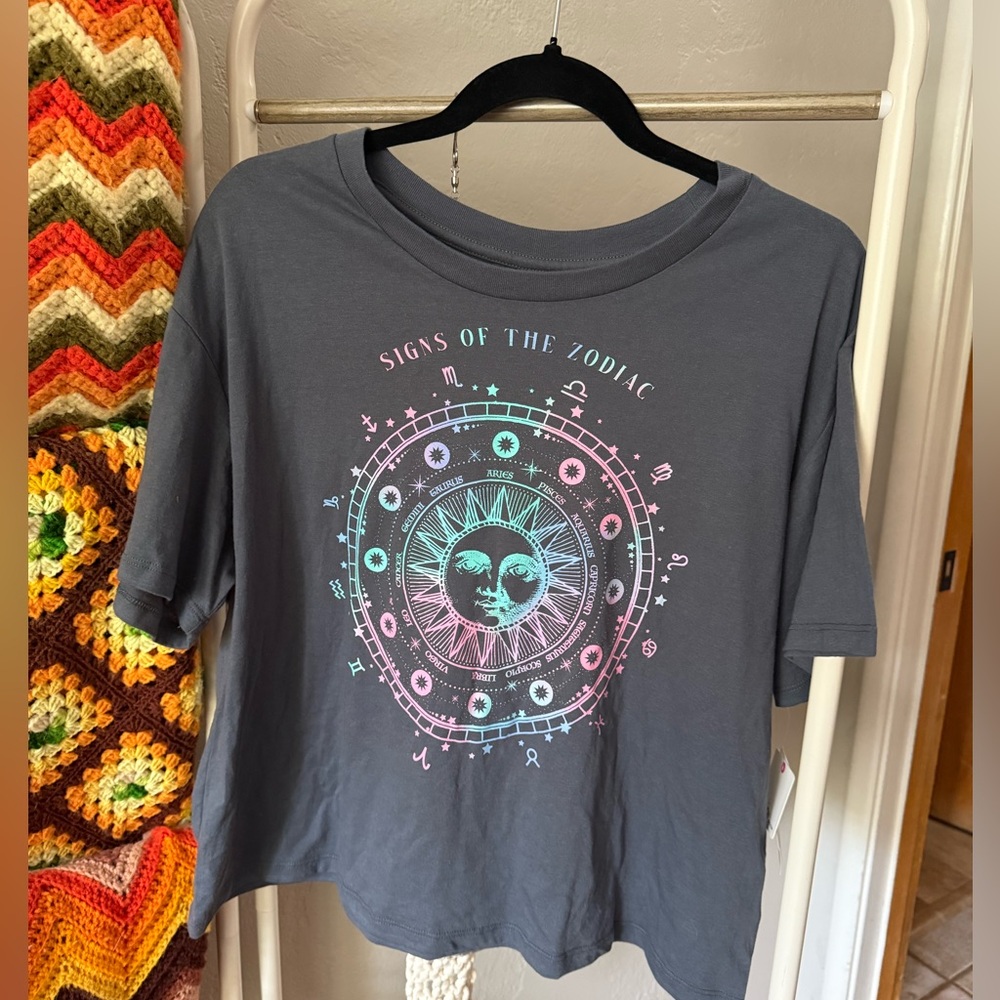 NWT zodiac tee